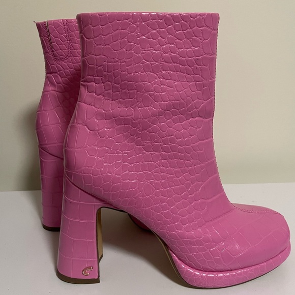 Circus Freddie Pink Booties - Picture 4 of 5